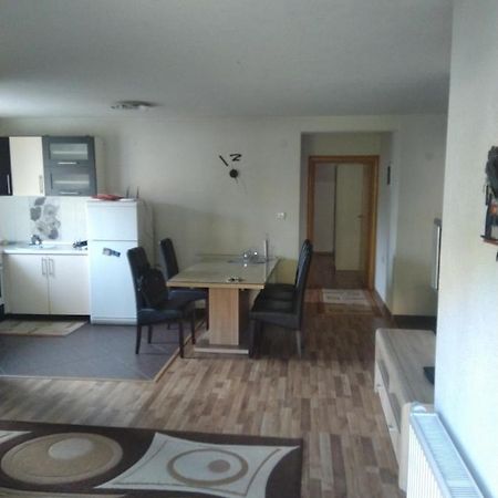 Апартаменты Apartman Royal Зеница Экстерьер фото