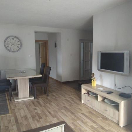 Апартаменты Apartman Royal Зеница Экстерьер фото