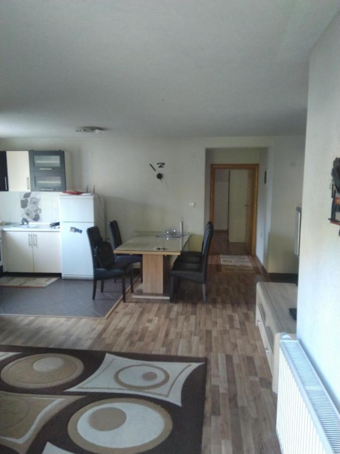 Апартаменты Apartman Royal Зеница Экстерьер фото