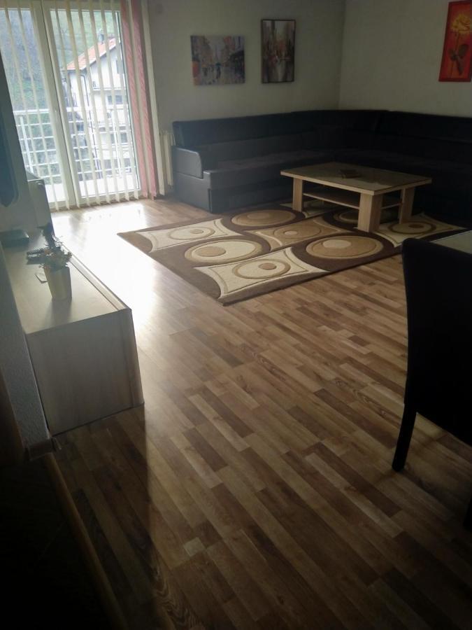 Апартаменты Apartman Royal Зеница Экстерьер фото